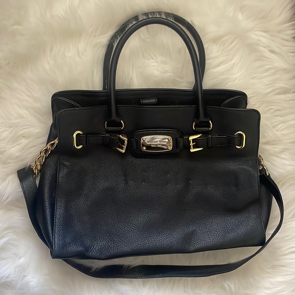 Authentic Michael Kors Satchel Bag. (Black/gold)
